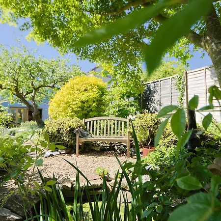 Two Bedroom House With Beautiful Garden * Bristol