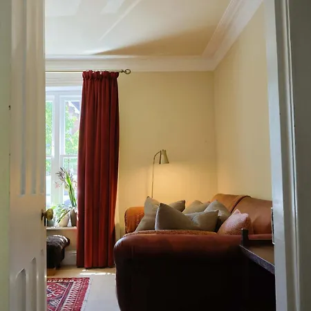 Two Bedroom House With Beautiful Garden Casa vacanze *