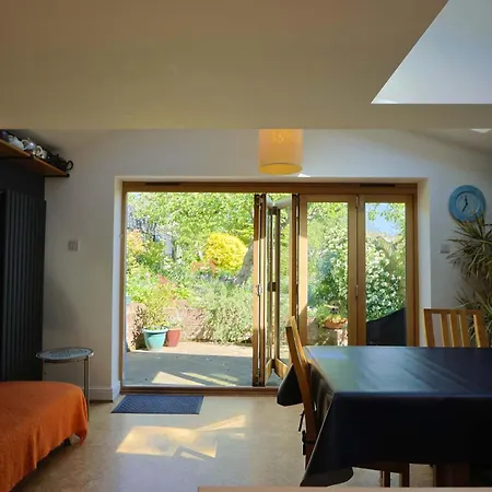 Two Bedroom House With Beautiful Garden Casa vacanze Bristol
