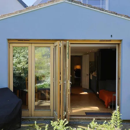 Casa vacanze Two Bedroom House With Beautiful Garden Bristol