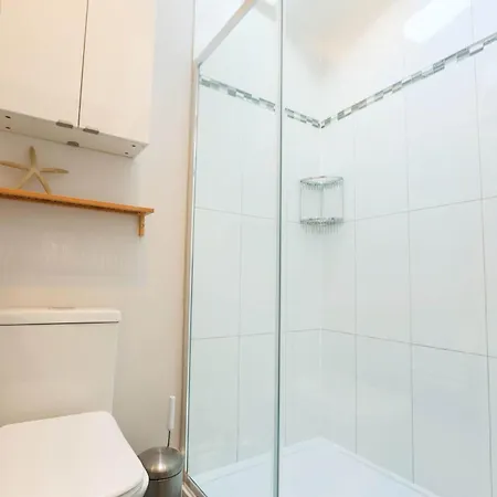 Two Bedroom House With Beautiful Garden * Bristol